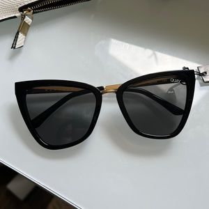 Quay Australia Women’s Reina 125 Cat eye Sunglasses, Black lens, gold accents